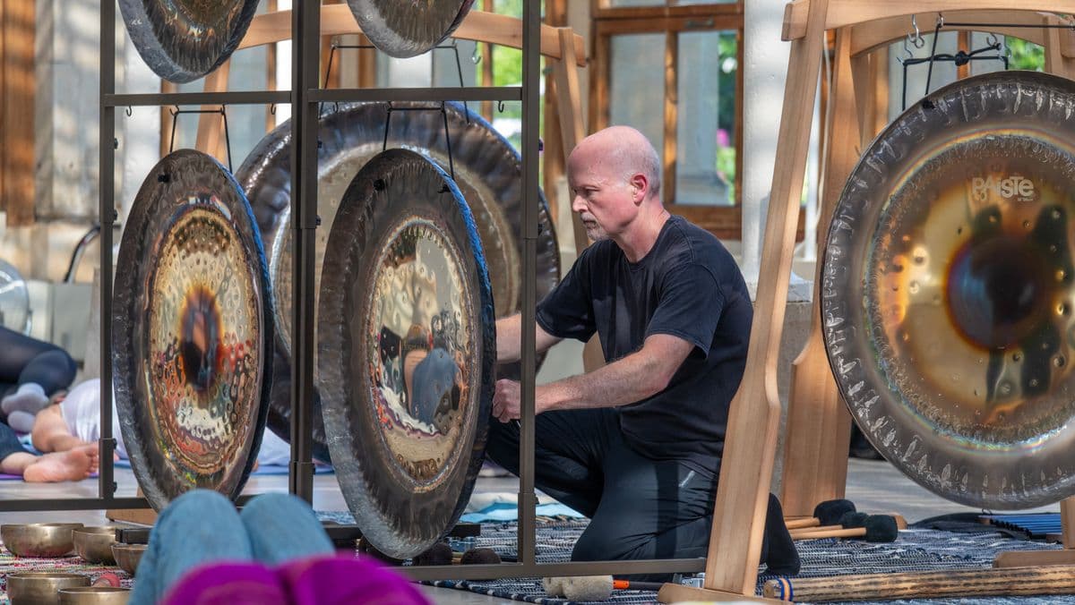 I tried a sound bath at Kew Gardens and felt amazed