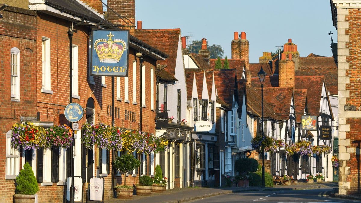 Visit a Town Like the Cotswolds on the London Underground